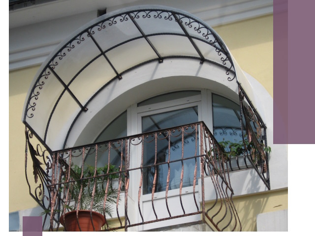 Козырьки над балконом в Юрге — изготовление и монтаж