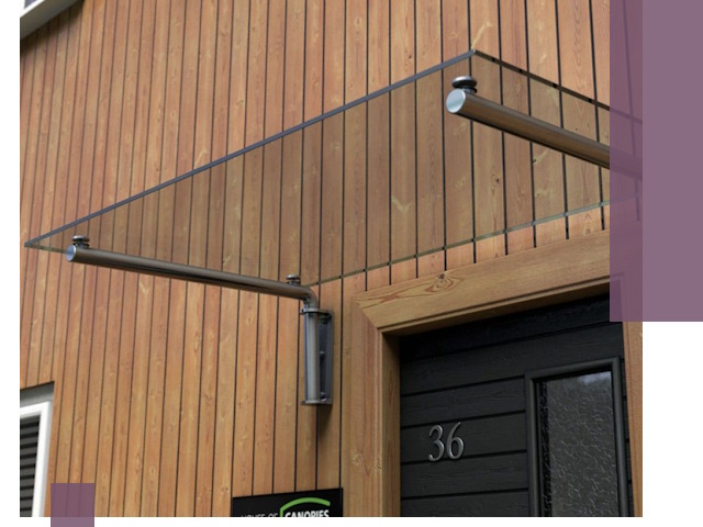 Стеклянные козырьки на входы и фасады в Юрге