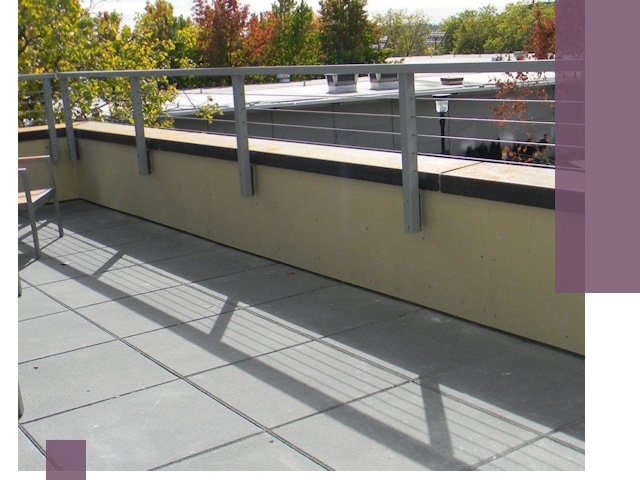 Металлические парапеты под ключ в Юрге: монтаж и изготовление